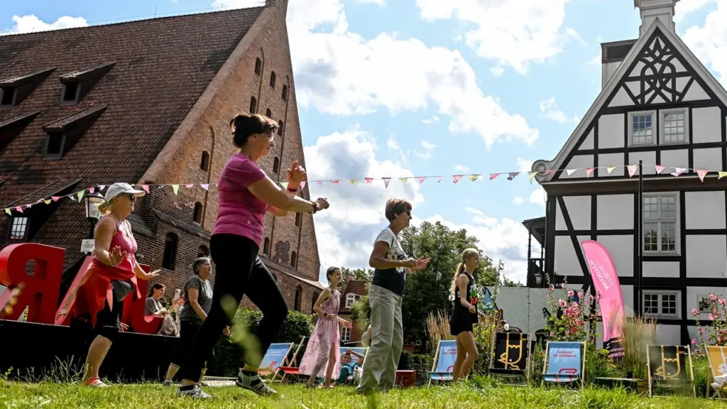 Full Moon Flow: Joga i rejs katamaranem w Gdańsku 24 sierpnia