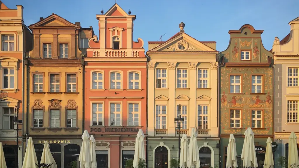 Rekordowe upały w Polsce: ostrzeżenia IMGW dla południowych regionów