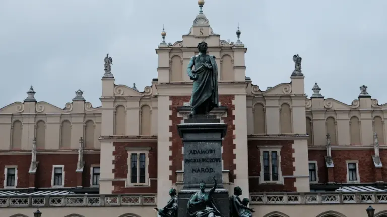 Kraków: Gibała i Piątkowska w drugiej turze 11 października