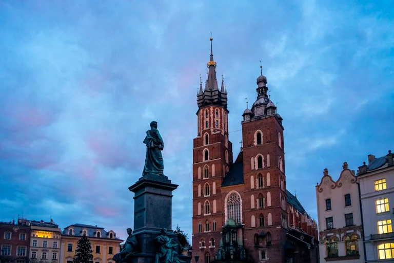 Kraków: Gibała i Piątkowska w drugiej turze 11 października